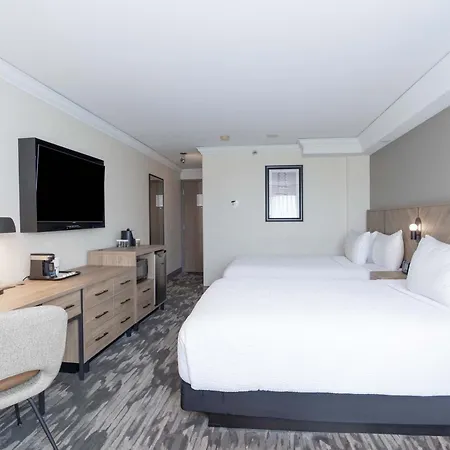 Sandman Signature Toronto Airport Hotel Exterior photo