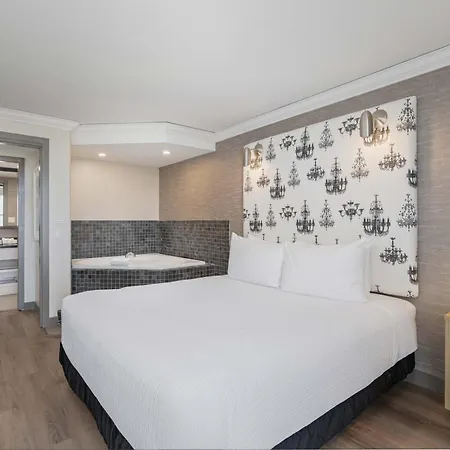 Sandman Signature Toronto Airport Hotel Exterior photo